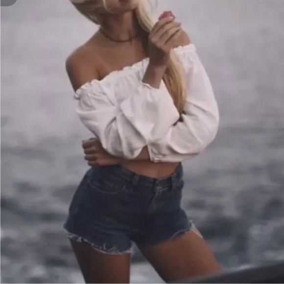 Brandy Melville off the shoulder top bundle - Picture 3 of 8